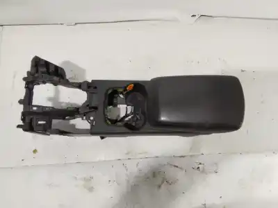 Автозапчасти б/у центральный подлокотник за ford focus lim. (cb8) titanium ссылки oem iam sd-0526-1024368-01  