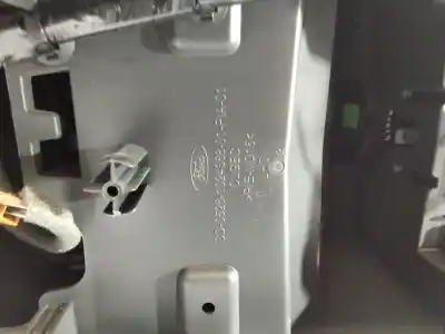 Автозапчасти б/у центральный подлокотник за ford focus lim. (cb8) titanium ссылки oem iam sd-0526-1024368-01  