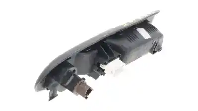 Pezzo di ricambio per auto di seconda mano Interruttore Alzacristalli Anteriore Destro per RENAULT CLIO III Extreme 106 CV / 78 KW Riferimenti OEM IAM 8200084005  