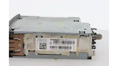 Second-hand car spare part audio system / radio cd for renault trafic combi (ab 4.01) 29 combi6 acristalado parcial oem iam references 8200633634-b
