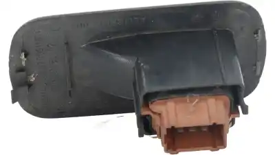 Peça sobressalente para automóvel em segunda mão BOTÃO / INTERRUPTOR ELEVADOR VIDRO DIANTEIRO DIREITO por RENAULT TRAFIC CAJA CERRADA (AB 4.01) Doble cabina L1H1 2.7t 114 CV / 84 KW Referências OEM IAM 8200011870  