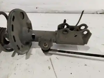 Pezzo di ricambio per auto di seconda mano ammortizzatore anteriore sinistro per toyota auris hybrid active riferimenti oem iam   