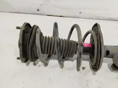 Pezzo di ricambio per auto di seconda mano ammortizzatore anteriore sinistro per toyota auris hybrid active riferimenti oem iam   