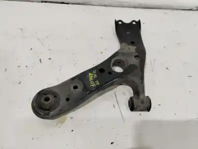 Peça sobressalente para automóvel em segunda mão braço de suspensão inferior dianteiro direito por toyota auris hybrid active referências oem iam   