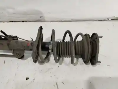 Pezzo di ricambio per auto di seconda mano ammortizzatore anteriore destro per toyota auris hybrid active riferimenti oem iam   