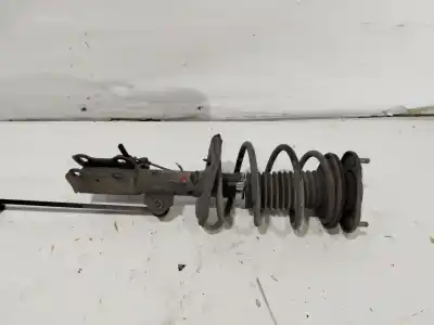 Pezzo di ricambio per auto di seconda mano Ammortizzatore Anteriore Destro per TOYOTA AURIS Hybrid Active Riferimenti OEM IAM   