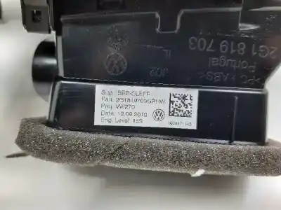 Pièce détachée automobile d'occasion tableau de bord pour volkswagen polo beats références oem iam 2g1858415 2g1819703 2g1858082b