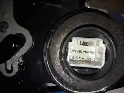 Автозапчасти б/у замок задней левой двери за lexus is200 (ds2/is2) 220d ссылки oem iam 6906053040  u40d0800