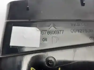 Автозапчасти б/у аэрационная решетка за citroen c4 lim. seduction ссылки oem iam 9676606977  