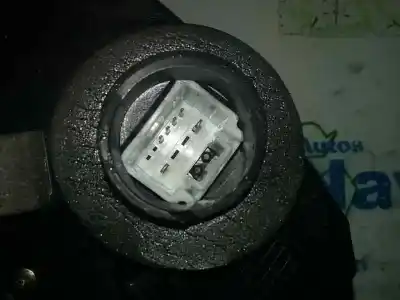 Pezzo di ricambio per auto di seconda mano serratura porta anteriore sinistra per toyota corolla (e12) * riferimenti oem iam  6 pins 