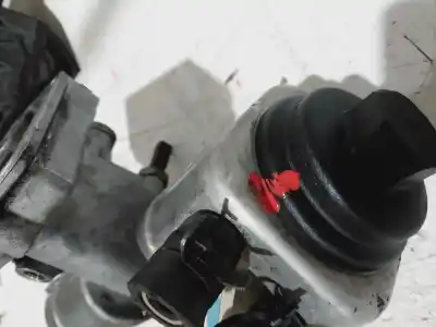 Pezzo di ricambio per auto di seconda mano supporto filtro olio per audi a3 (8l) 1.9 tdi riferimenti oem iam 038116389  