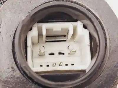 Peça sobressalente para automóvel em segunda mão fechadura da porta dianteira direita por toyota verso active referências oem iam 6903002230  