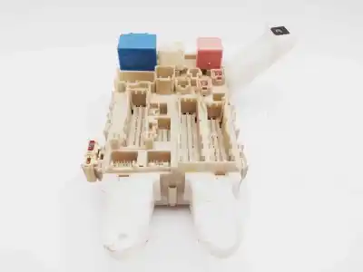 Peça sobressalente para automóvel em segunda mão caixa de fusíveis e relés por toyota verso active referências oem iam 827300f051c