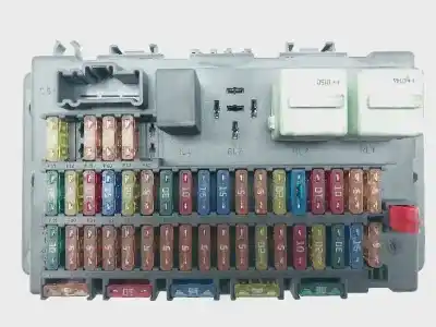 Pièce détachée automobile d'occasion BOÎTES À FUSIBLES pour BMW MINI (R50,R53)  Références OEM IAM 518030317  