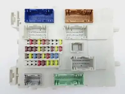 Pezzo di ricambio per auto di seconda mano scatola relè/fusibili per ford focus turn. trend + riferimenti oem iam gv6t14a073df
