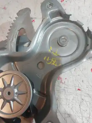 Автозапчасти б/у регулятор стекла заднего левого за lexus is 2.5 16v cat (híbrido) ссылки oem iam 8571053121  0620204792