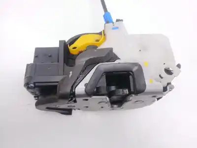 Автозапчастина б/у замок передніх дверей лівий для opel astra j (p10) 1.7 cdti (68) посилання на oem iam 13579522  