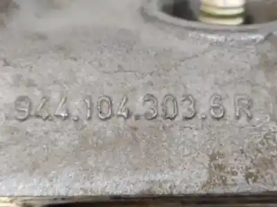 Pièce détachée automobile d'occasion culasse du moteur pour porsche 944 2.5 cat références oem iam 9441043036r 9441052506r 
