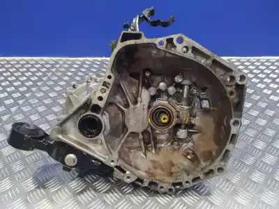 Tweedehands auto-onderdeel VERSNELLINGSBAK voor PEUGEOT 107  OEM IAM-referenties 20TT01  