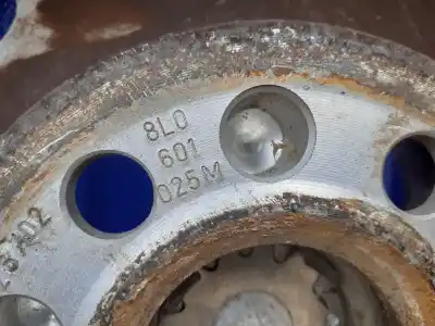 Pezzo di ricambio per auto di seconda mano cerchione in lega per audi a3/s3 3p/5p 8l desde 09/1996 hasta 04/2003 1.6 16v100cv/75kw riferimenti oem iam 8l0601025m  