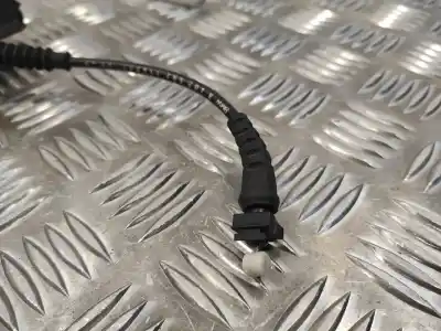 Second-hand car spare part left front door lock for bmw x3 (e83) 3.0d oem iam references 7036167  