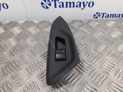 Second-hand car spare part right front power window switch for toyota aygo 1.0 cat oem iam references  Second-hand car spare part right front power window switch for toyota aygo 1.0 cat oem iam references