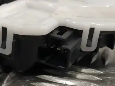 Second-hand car spare part trunk lock for mazda 2 lim. () 1.5 16v cat oem iam references   