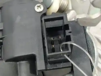 Автозапчасти б/у замок багажника/ворот за audi a1 (8x) 1.2 16v tfsi 86 cv / 63 kw ссылки oem iam 8k9827505a  