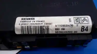 Pièce détachée automobile d'occasion boîtes à fusibles pour peugeot 406 berlina (s1/s2) 2.0 hdi références oem iam 963984928000 s110950400d 