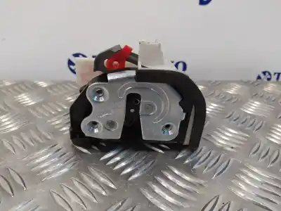 Автозапчастина б/у замок дверей заднього лівого для kia picanto (ja) 1.0 cat посилання на oem iam   