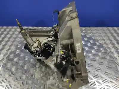 Pezzo di ricambio per auto di seconda mano riduttore per nissan note (e11e) 1.6 16v cat riferimenti oem iam jh3149  