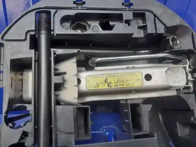 Pièce détachée automobile d'occasion cric hydraulique pour renault clio iii 1.5 dci diesel cat références oem iam 8200242037  