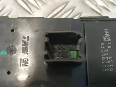 Peça sobressalente para automóvel em segunda mão botão / interruptor elevador vidro dianteiro esquerdo por opel astra j (p10) 1.7 cdti (68) referências oem iam 13305978 211422 