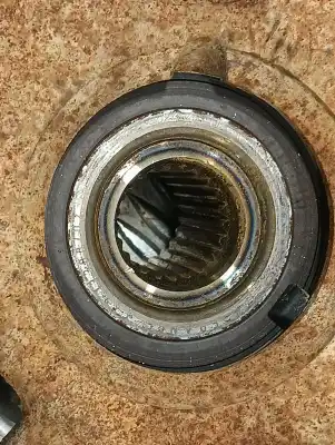 Second-hand car spare part front left knuckle for dacia sandero 0.9 tce cat oem iam references   