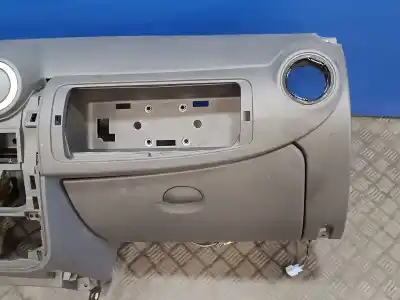 Second-hand car spare part dashboard for dacia sandero 1.4 cat oem iam references 8200738433  