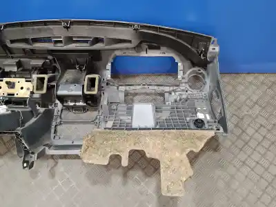 Second-hand car spare part dashboard for dacia sandero 1.4 cat oem iam references 8200738433  