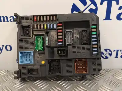 Second-hand car spare part fuse box unit for peugeot 208 i (ca_, cc_) 1.2 vti 82 oem iam references 9807531680