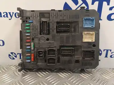 Pièce détachée automobile d'occasion BOÎTES À FUSIBLES pour FIAT SCUDO COMBI (272)  Références OEM IAM 281197595 281164872 