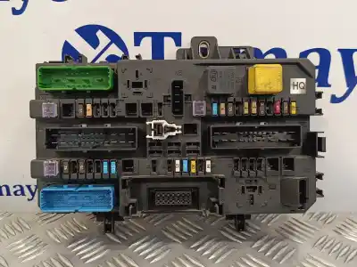 Pièce détachée automobile d'occasion BOÎTES À FUSIBLES pour OPEL ASTRA H (A04)  Références OEM IAM 13220831 5DK00866953 