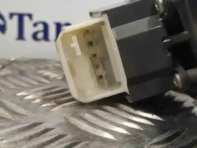 Peça sobressalente para automóvel em segunda mão botão / interruptor elevador vidro dianteiro esquerdo por toyota yaris * referências oem iam 742320d110  