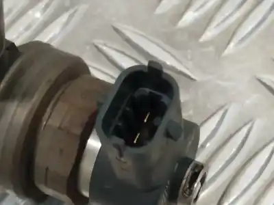 Pezzo di ricambio per auto di seconda mano iniettore per opel astra h berlina 1.7 16v cdti riferimenti oem iam 0445110175  