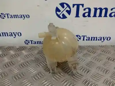 Second-hand car spare part coolant expansion tank for peugeot 208 access oem iam references 980077728002  