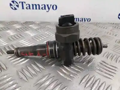 Автозапчастина б/у ИНЖЕКТОР для VOLKSWAGEN PASSAT BERLINA (3B3) Highline Посилання на OEM IAM 038130073AA  