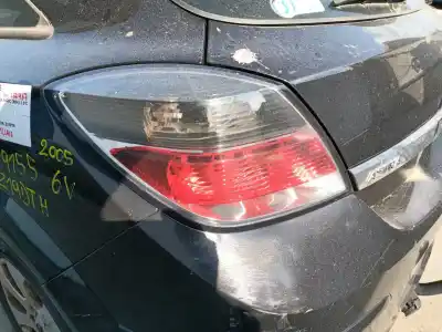 Peça sobressalente para automóvel em segunda mão farolim traseiro esquerdo por opel astra h gtc (a04) 1.9 cdti 16v (l08) referências oem iam   