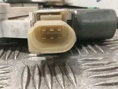 Peça sobressalente para automóvel em segunda mão elevador de vidros dianteira esquerda por bmw 1 (e87) 118 i referências oem iam 7067795s 7138465e 6927027