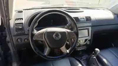 Second-hand car spare part steering wheel for ssangyong rexton w / rexton 2.0 xdi oem iam references 