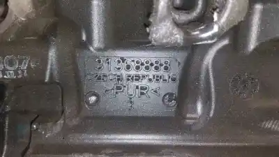 Second-hand car spare part engine cover for volvo v40 fastback (525) d3 oem iam references 31368888  