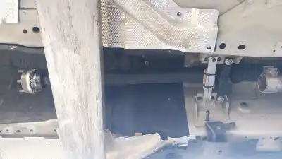 Peça sobressalente para automóvel em segunda mão eixo traseiro por jaguar xe (x760) 2.0 d referências oem iam t4n21371