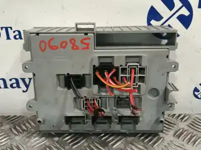 Peça sobressalente para automóvel em segunda mão caixa de fusíveis e relés por bmw serie 1 berlina (e81/e87) 2.0 16v diesel cat referências oem iam 10688710 b010094700 690660703
