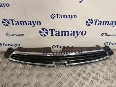 Peça sobressalente para automóvel em segunda mão GRELHA FRONTAL por CHEVROLET CRUZE FASTBACK (J305) 1.7 D Referências OEM IAM 95480166  